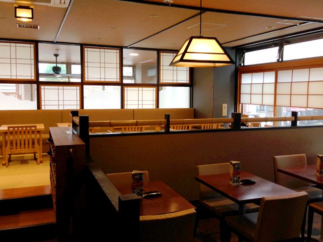 職場はとても綺麗で落ち着いた雰囲気です。