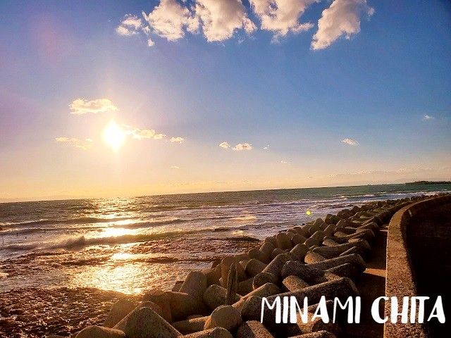海が近いので仕事終わりには綺麗なサンセットが拝めます！
和気あいあいの職場ですよ♪